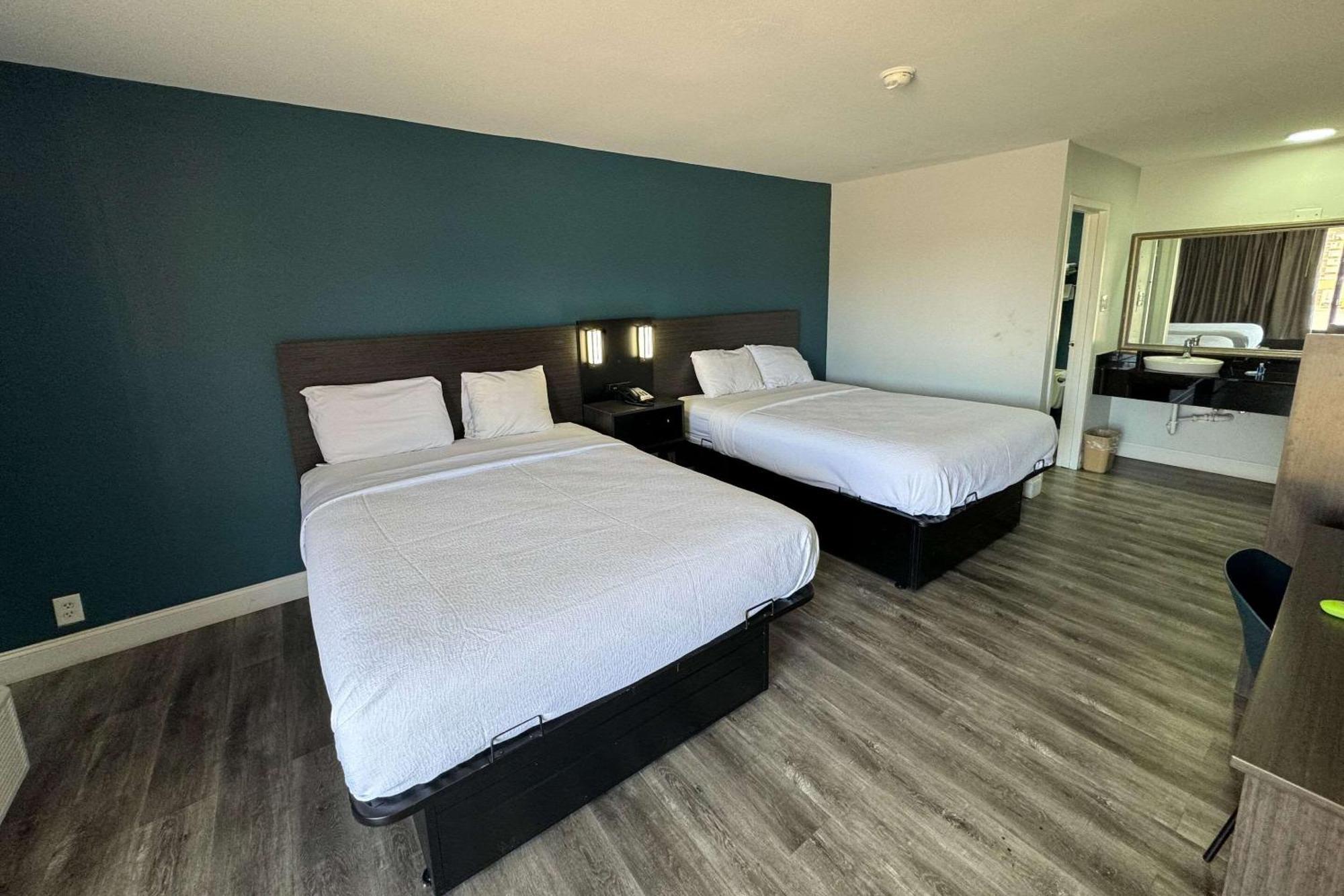 ווסט ממפיס Rodeway Inn מראה חיצוני תמונה