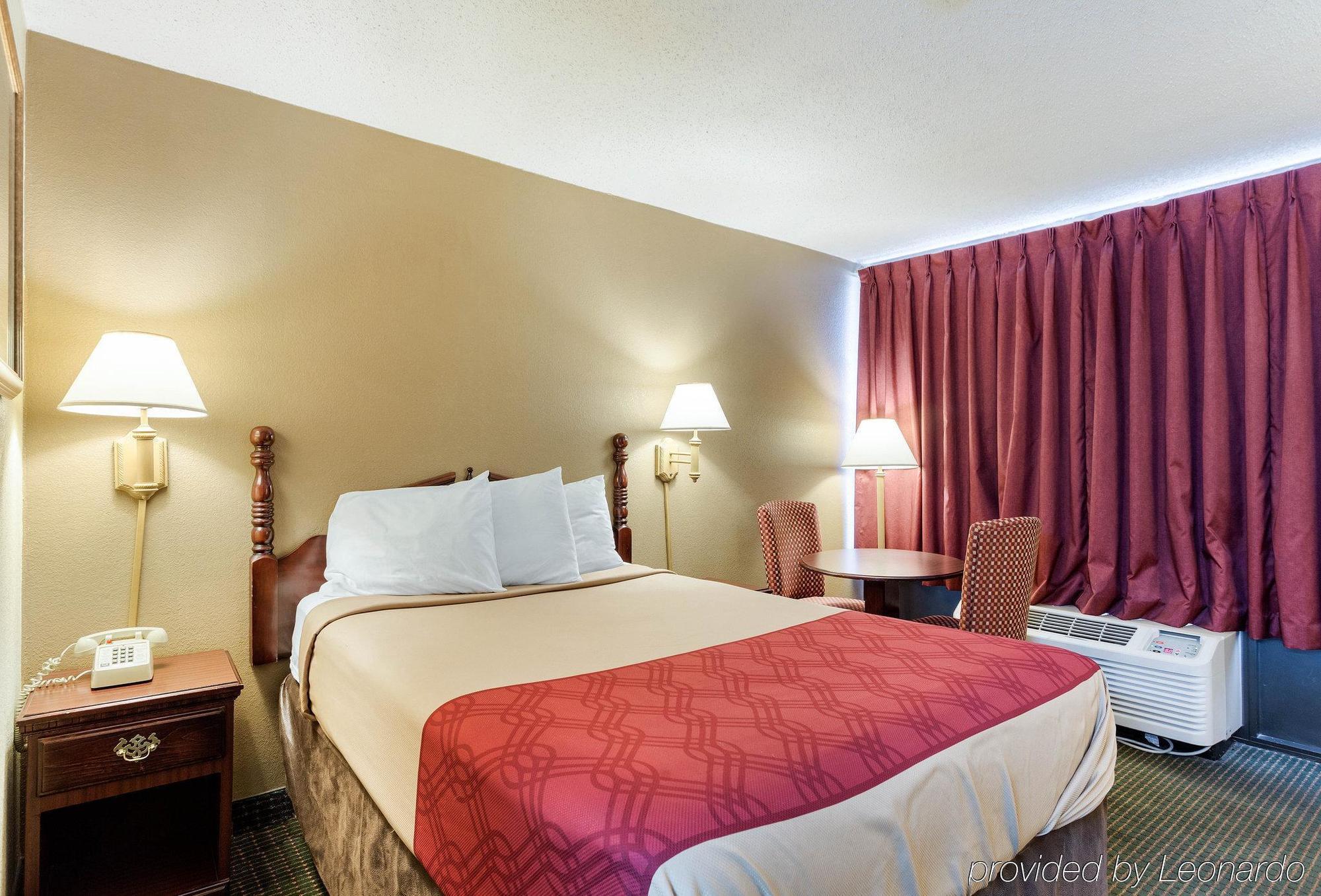 ווסט ממפיס Rodeway Inn מראה חיצוני תמונה