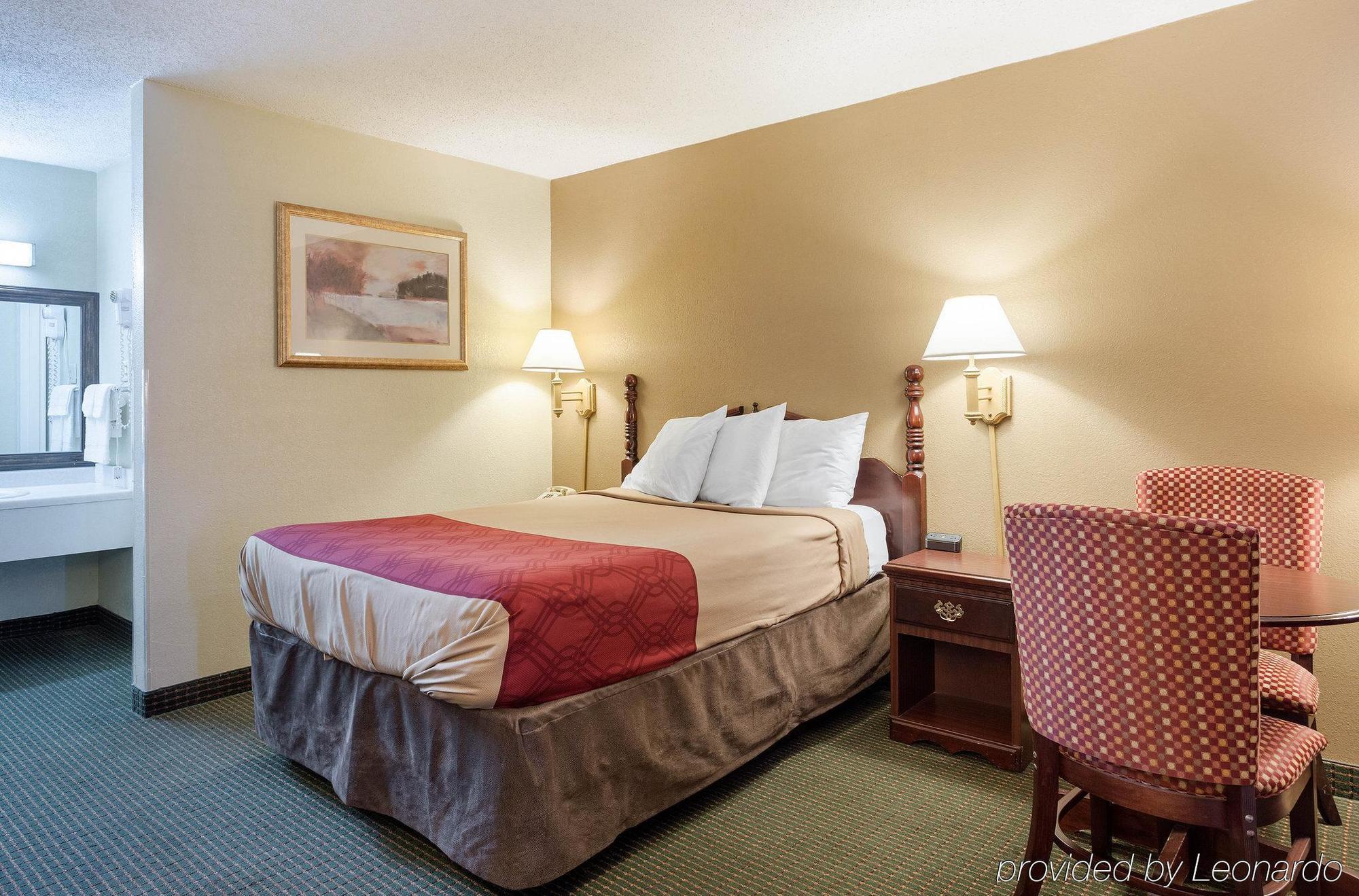 ווסט ממפיס Rodeway Inn מראה חיצוני תמונה