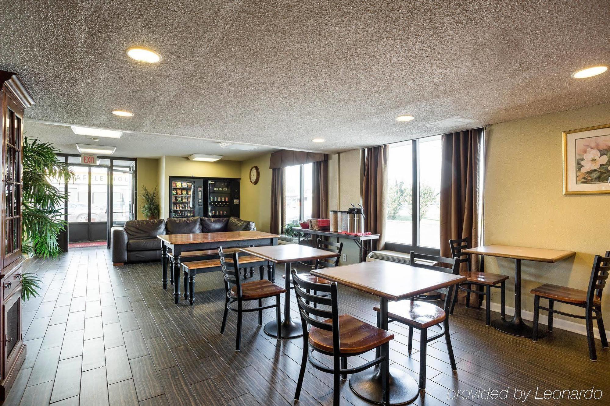 ווסט ממפיס Rodeway Inn מראה חיצוני תמונה