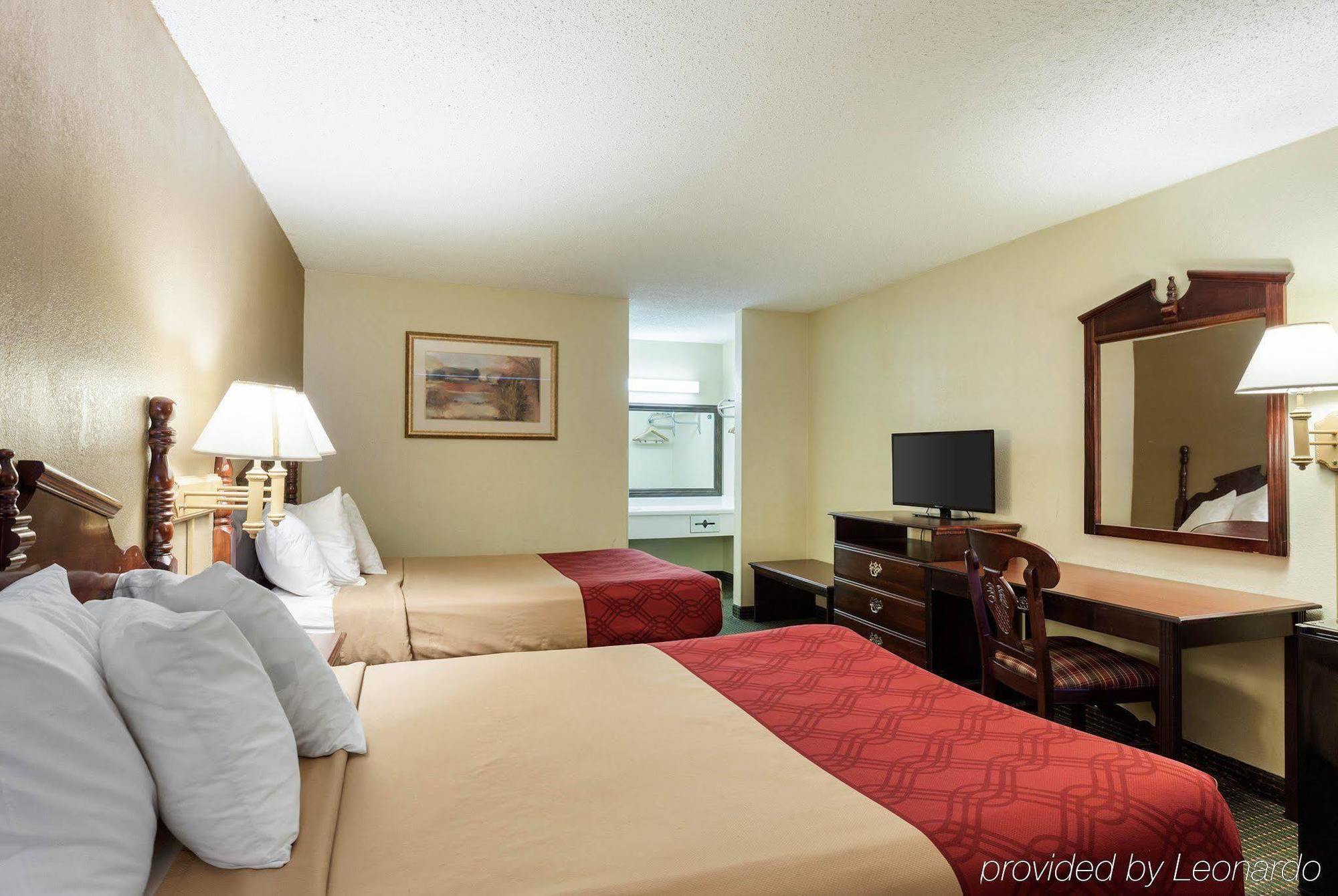 ווסט ממפיס Rodeway Inn מראה חיצוני תמונה