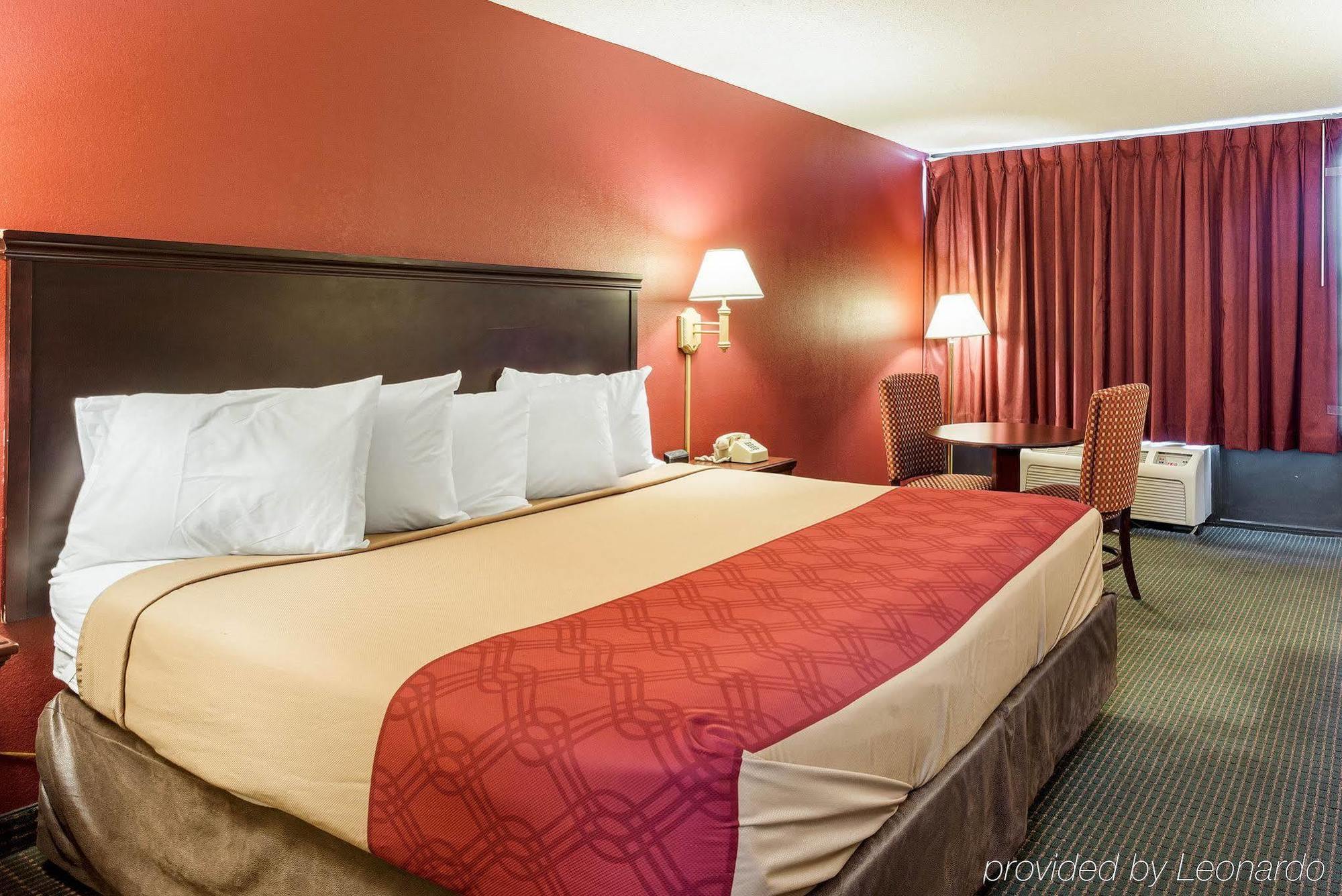 ווסט ממפיס Rodeway Inn מראה חיצוני תמונה