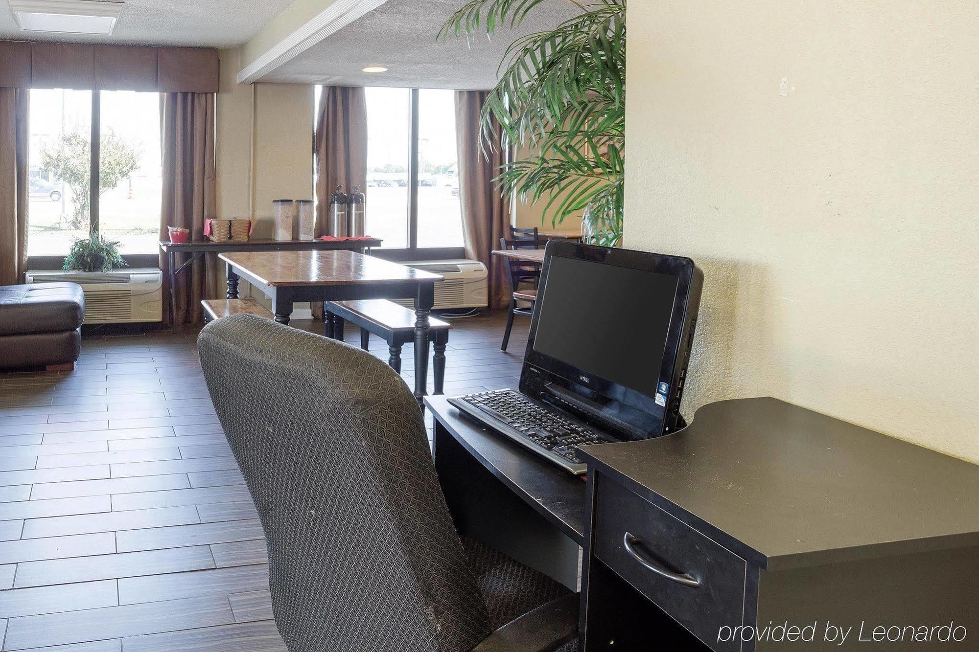 ווסט ממפיס Rodeway Inn מראה חיצוני תמונה