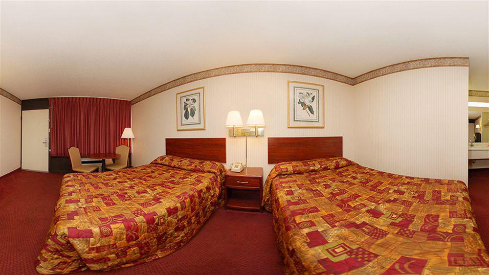 ווסט ממפיס Rodeway Inn מראה חיצוני תמונה